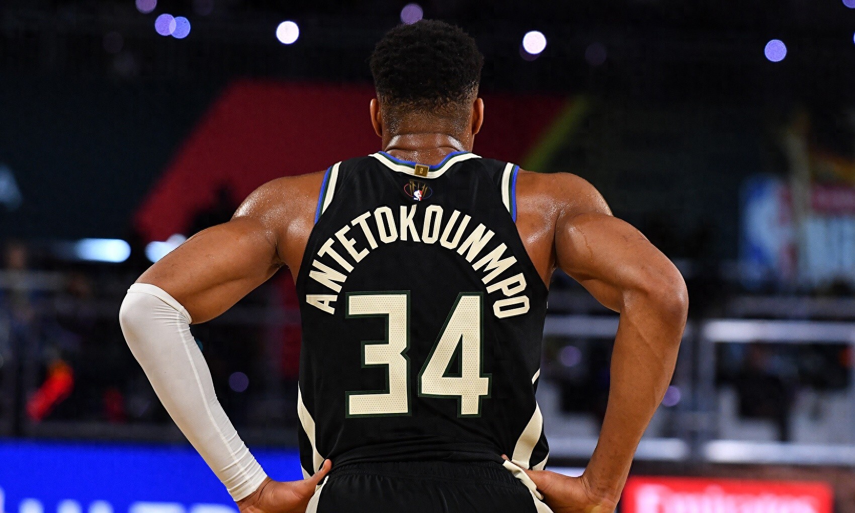 开云体育在线登录字母哥连续五场比赛得分超过持续失利，雄鹿不断突破！